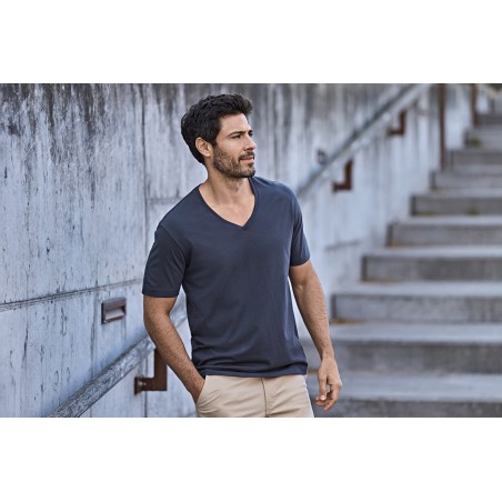 8006 Fashion V-neck Sof T-shirt